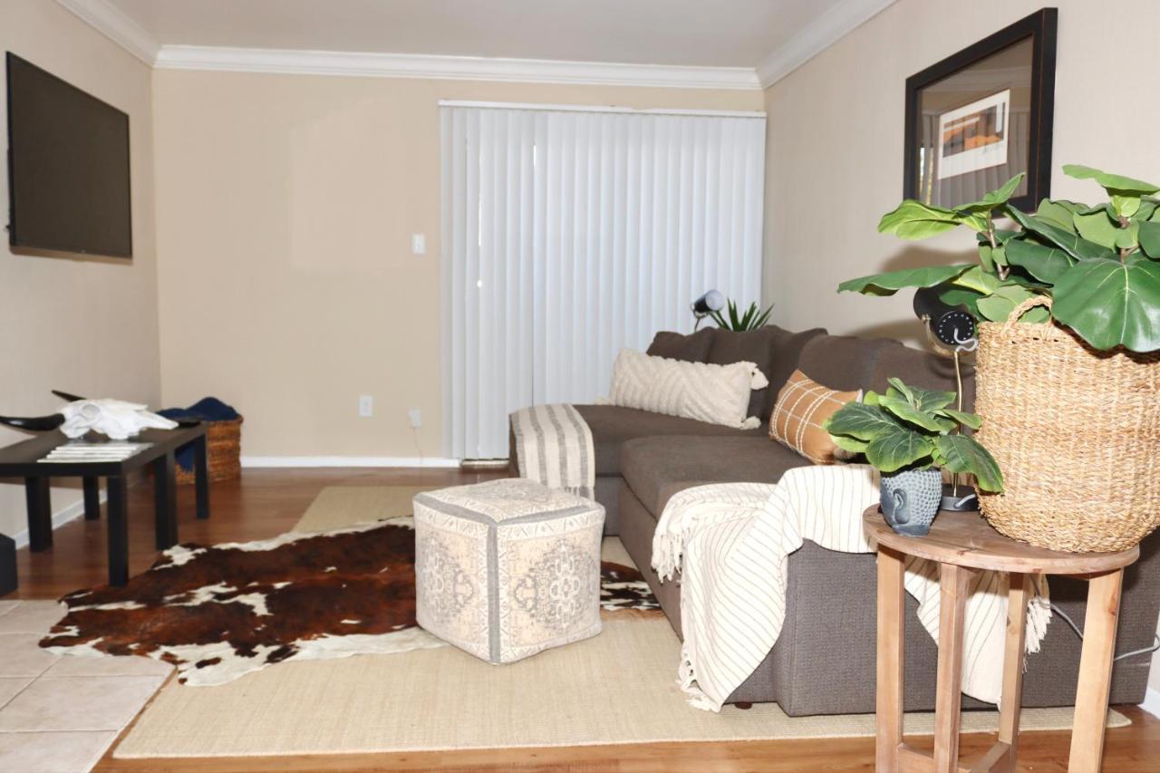 Chic Boho Cottage -Self Check In, Fully Furnished, & Free Parking ฮูสตัน ภายนอก รูปภาพ